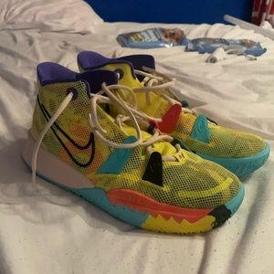 Kyrie 7  1 world 1 people